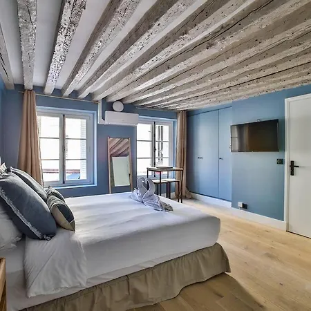 12.typical Parisian Studio#le Marais#beaubourg#ac 아파트 *