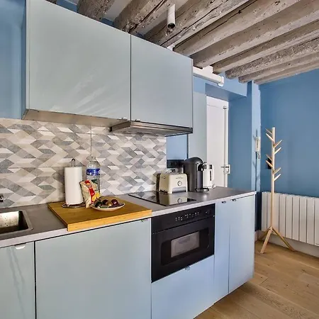 12.typical Parisian Studio#le Marais#beaubourg#ac 아파트