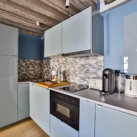 아파트 12.typical Parisian Studio#le Marais#beaubourg#ac